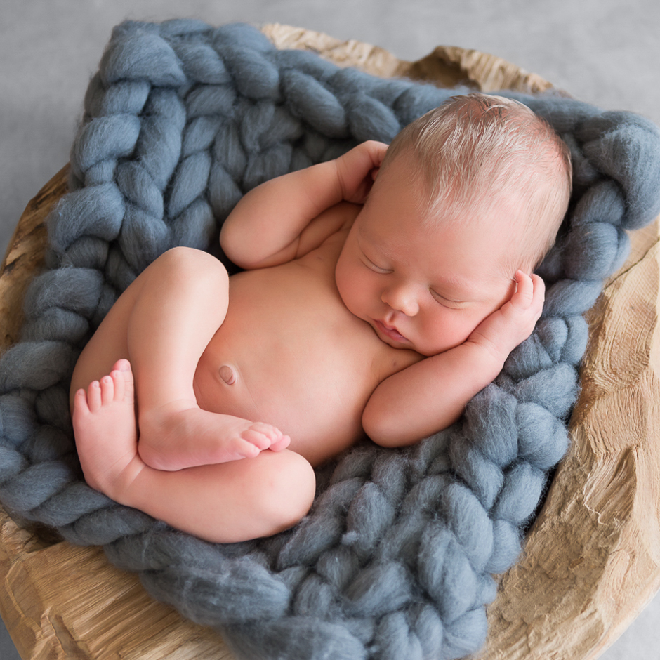 Brisbane newborn photography, baby in wooden bowl with bump blanket, eclectic newborn session, hawthorne, bulimba